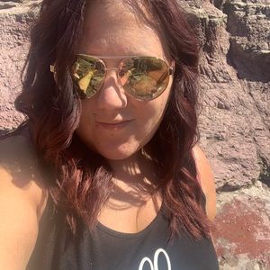 Meet your Posher, Karla